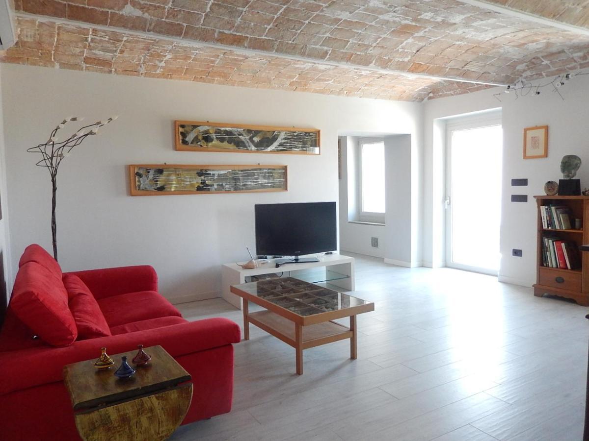 B&B Bionzo16 Calosso Екстер'єр фото